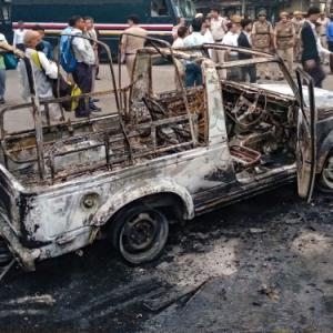 Cops, lawyers clash at Delhi court; 17 cars vandalised