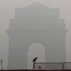 Delhi smog: 37 flights diverted; air quality worsens