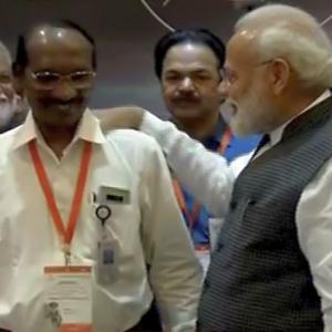 Be courageous, hope for the best: PM on Moon mission