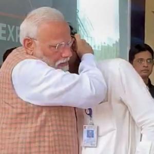 PM Modi gives tight hug to emotional ISRO chief
