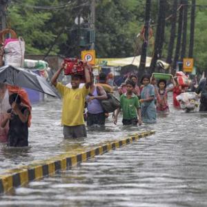 Patna flooded due to incessant rains, 13 dead