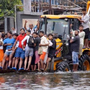 Bihar flood toll reaches 28; IAF drops relief material