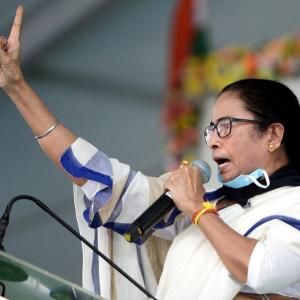 BJP should withdraw farm laws or steps down: Mamata