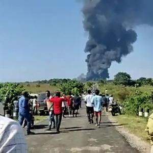 2 firefighters die in gas well blaze in Assam