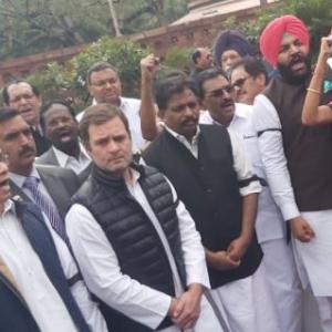 Rahul leads protest against suspension of Cong MPs