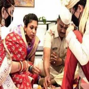 Wedding in the time of coronavirus, courtesy Pune cops