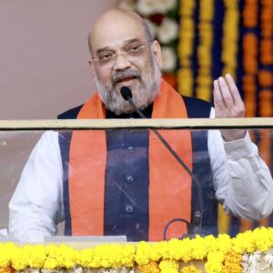 Twitter removes Amit Shah's photo, restored later