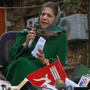 Will hold tricolour when JK flag is restored: Mehbooba