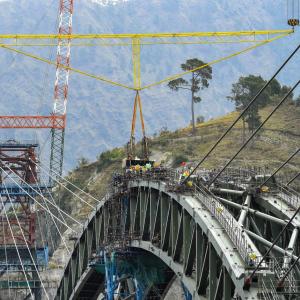 J-K: Arch of world's highest railway bridge completed