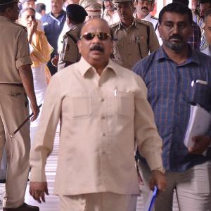 ED raids ex-Karnataka minister Baig in Rs 4000cr scam
