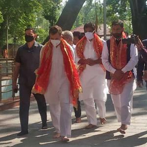 Rahul Visits Temple, Dargah in Kashmir