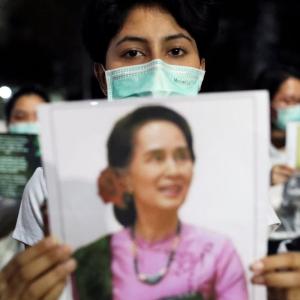 Suu Kyi gets 4-yr jail, faces 100 yrs in prison