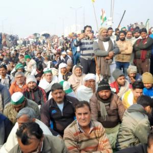 Farmers' stir: Crowd swells at Delhi-UP border