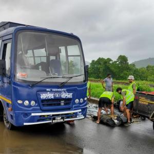 Navy mobilises rescue teams for flood relief in Maha