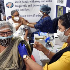 Govt's vaccination policy prima facie arbitrary: SC