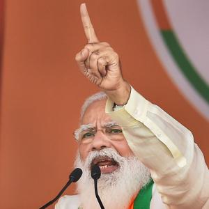 PM accuses Mamata of betraying people of Bengal
