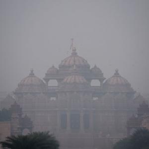 Diwali crackers may make Delhi's air quality 'severe'