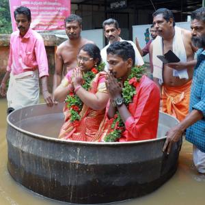 Kerala: Couple reaches wedding hall in cooking vessel
