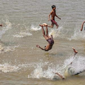 Mamata calls emergency meet as heatwave lashes Bengal