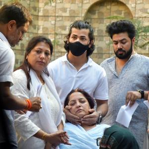 Tunisha cremated; Sheezan's mother, sister attend