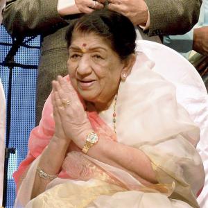 Tributes pour in for Lata Mangeshkar from Pakistan