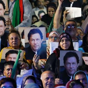 Imran seeks polls in Pak after stunning Punjab win