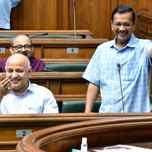 LG recommends CBI probe into Kejriwal's excise policy