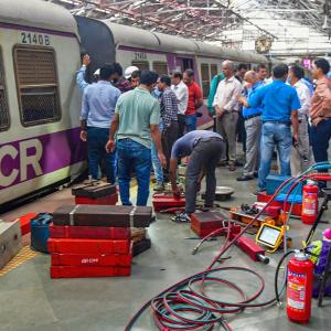 Local train derails in Mumbai, Harbour line affected