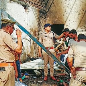 9 killed,19 injured in explosion at factory in UP