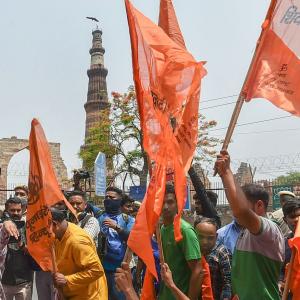 Right-wing outfit holds protest to rename Qutub Minar