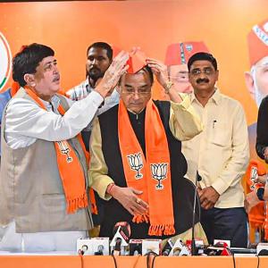 'When Modi visits, BJP lures Congress leaders'