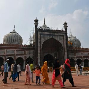 Jama Masjid revokes order barring women after outrage