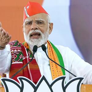Modi warns against 'silent' Cong campaign in Gujarat