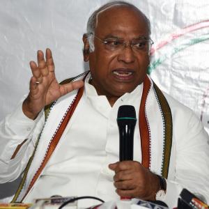 Kharge says he'll 'consult' Sonia, Rahul as Cong chief