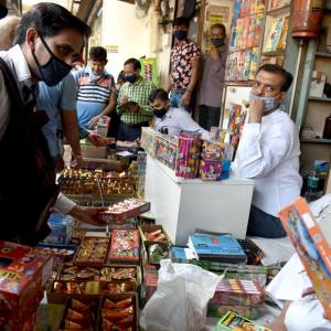 Delhi: 6-month jail for bursting crackers on Diwali