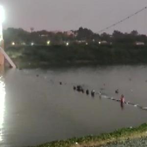 Video: Many fall in river after Morbi bridge collapse
