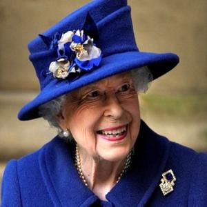 Queen Elizabeth's doctors 'concerned' for her health
