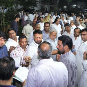 Drama in Cong, Gehlot loyalists threaten to resign