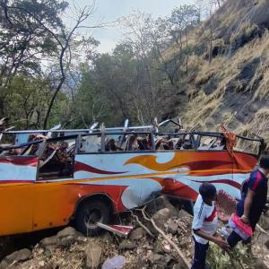 13 dead as bus from Pune to Mumbai falls into gorge