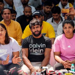 SC serves notice to Delhi govt on wrestlers' plea