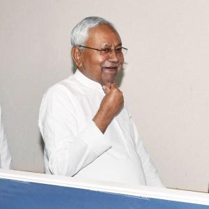 Nitish headed for showdown with Guv over this issue