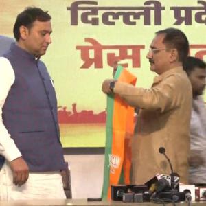 AAP councillor joins BJP as MCD house reconvenes
