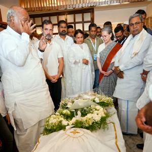 Former Kerala CM Oommen Chandy passes away