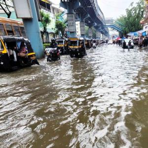 Rains continue in Mumbai; road, rail traffic hit