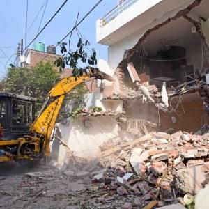 UP bulldozes home of former MP Atique Ahmed's aide
