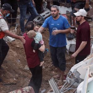 Israel bombs Gaza refugee camp to 'kill Hamas leader'