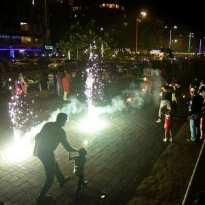 Bombay HC cuts firecracker bursting time to 2 hours