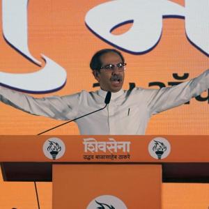 At Dussehra rally, Uddhav calls for coalition govt