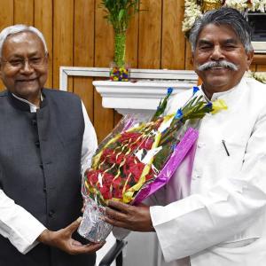 RJD leader refuses to step down as Bihar Speaker