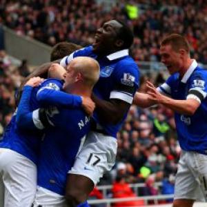 Seventh successive win lifts Everton into top four